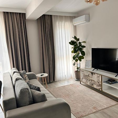 Elegance Apartment Bucharest Exterior photo