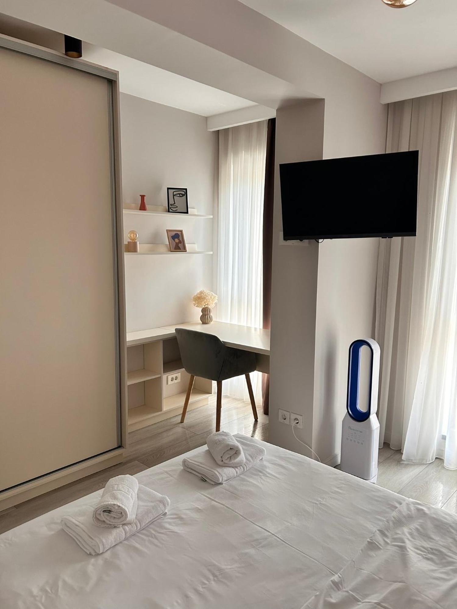 Elegance Apartment Bucharest Exterior photo